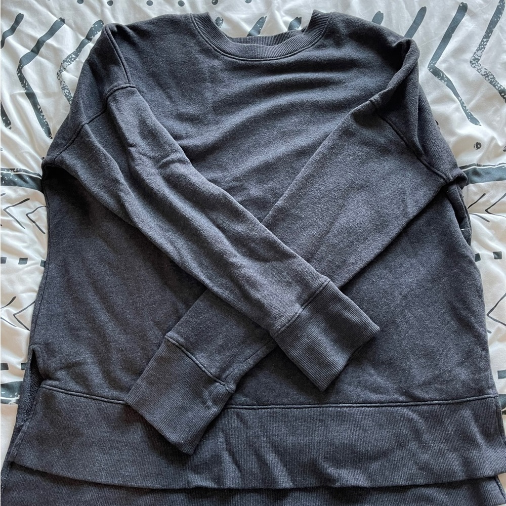 Grey sweatshirt